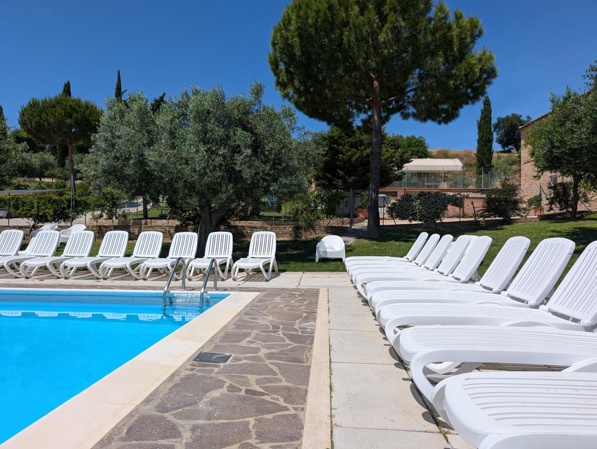 Agriturismo Case Al Sole Loreto Exterior photo